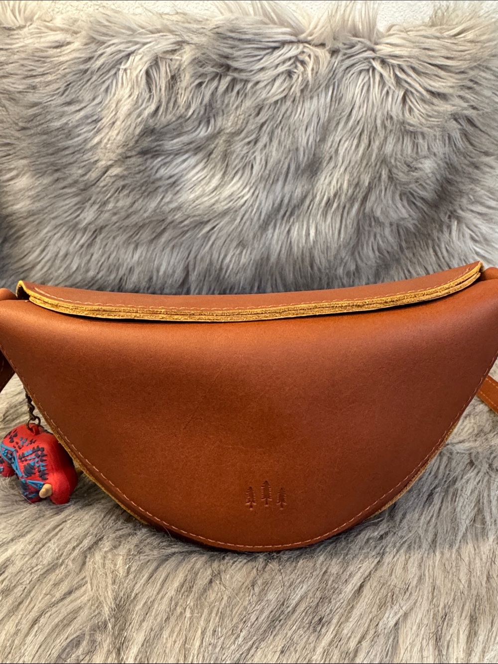 Portland Leather Goods Classic Curved Leather Crossbody Bag